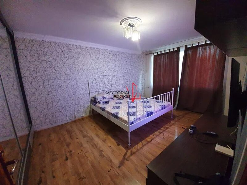 Titan, Piata Minis, apartament 3 camere, decomandat