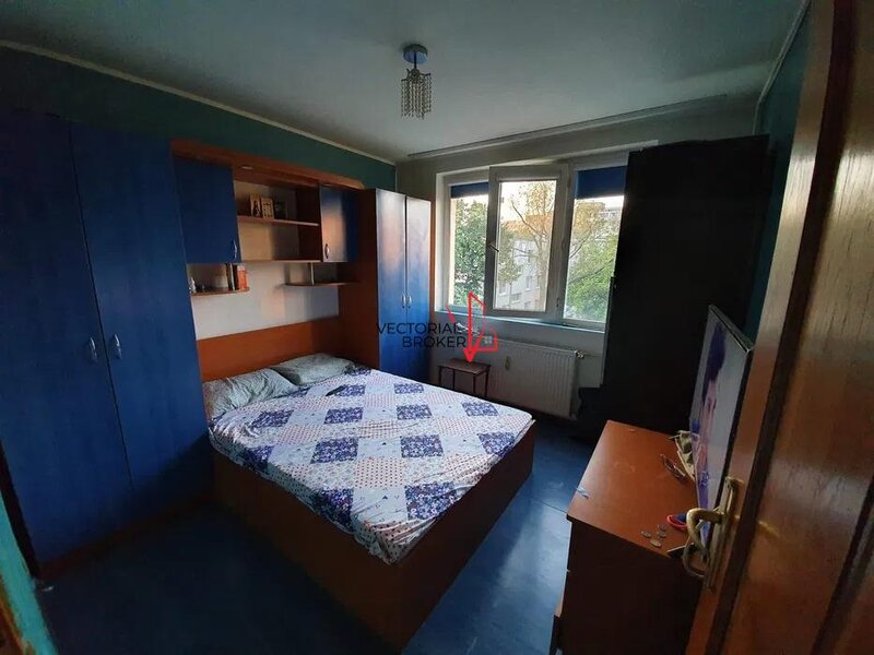 Titan, Piata Minis, apartament 3 camere, decomandat